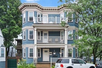 Building Photo - 226 E Cottage St