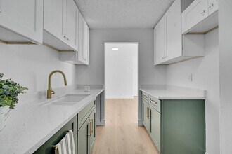 Building Photo - 1139 Lake Terry Dr