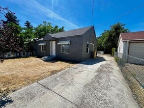 Building Photo - 1510 Voelker Ave