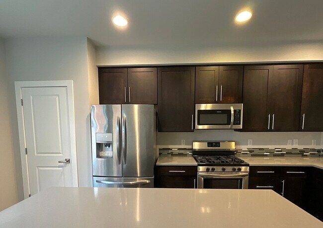 Foto del edificio - Beautiful 2-Bedroom Townhome in Arcadia Te...
