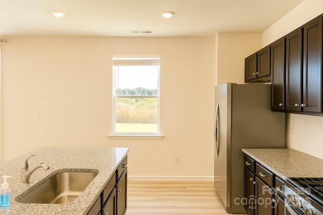 Building Photo - 6010 Walkers Run Dr