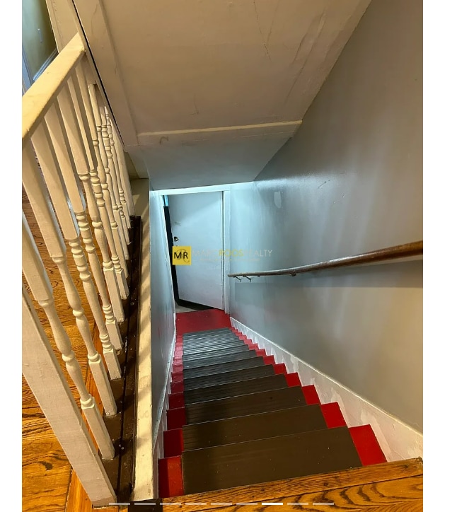 Building Photo - 21 Weston St