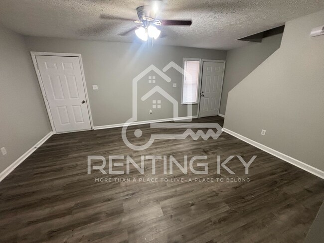 Building Photo - Updated 2-Bed, 1.5-Bath Townhome with a Garage!