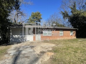 Building Photo - 2459 Vivian Dr