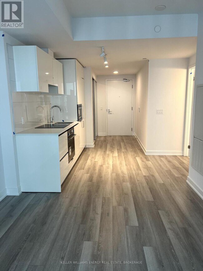 Photo du bâtiment - 230-1230 Simcoe St
