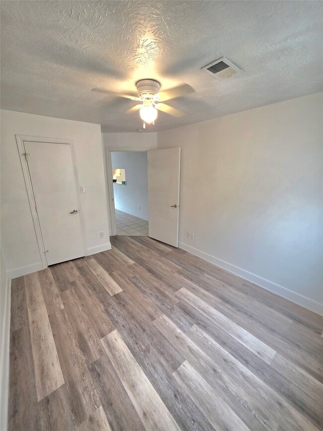 Building Photo - 5335 Cherie Crest Ct
