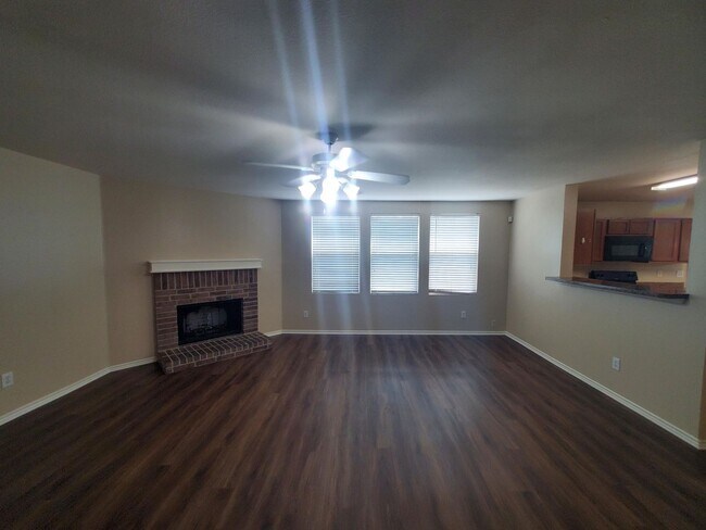 Foto del edificio - Spacious 2 story home over 3000 sqft!