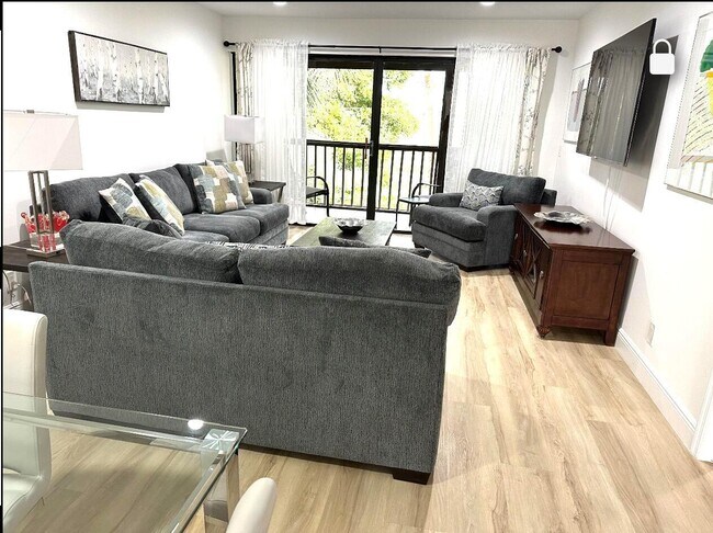 Foto del edificio - 464 Brackenwood Ln S