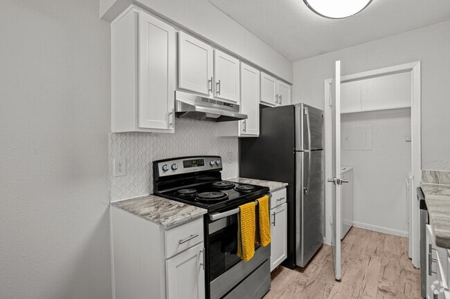 Building Photo - The Lantern Apartments