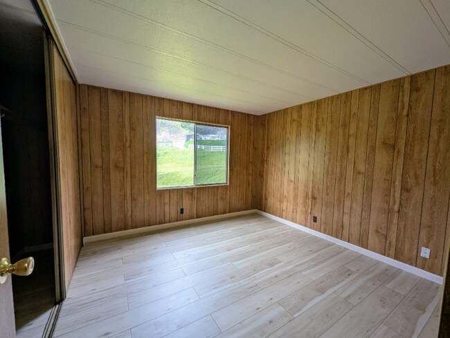Foto del edificio - 38227 Squaw Valley Rd