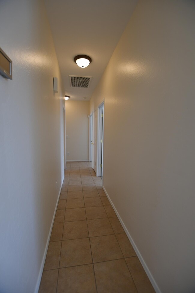 Foto del edificio - 2300 E Magma Rd