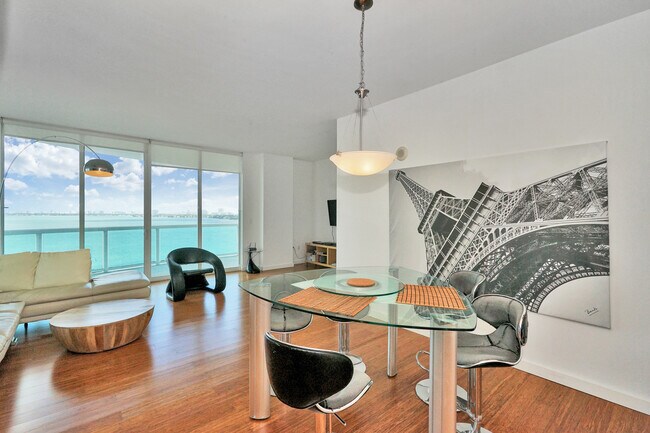 Foto del edificio - 1800 N Bayshore Dr