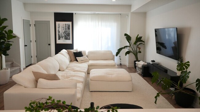 Foto del edificio - 527 W 620 N