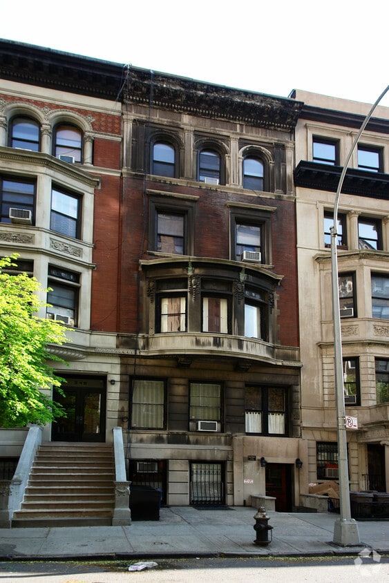 Building Photo - 343 W 87th St