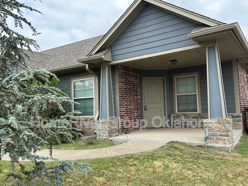 Foto principal - 905 SW 92nd St