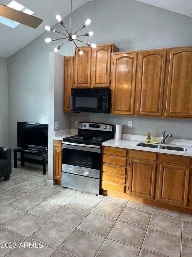 Foto del edificio - 222 E Southgate Ave