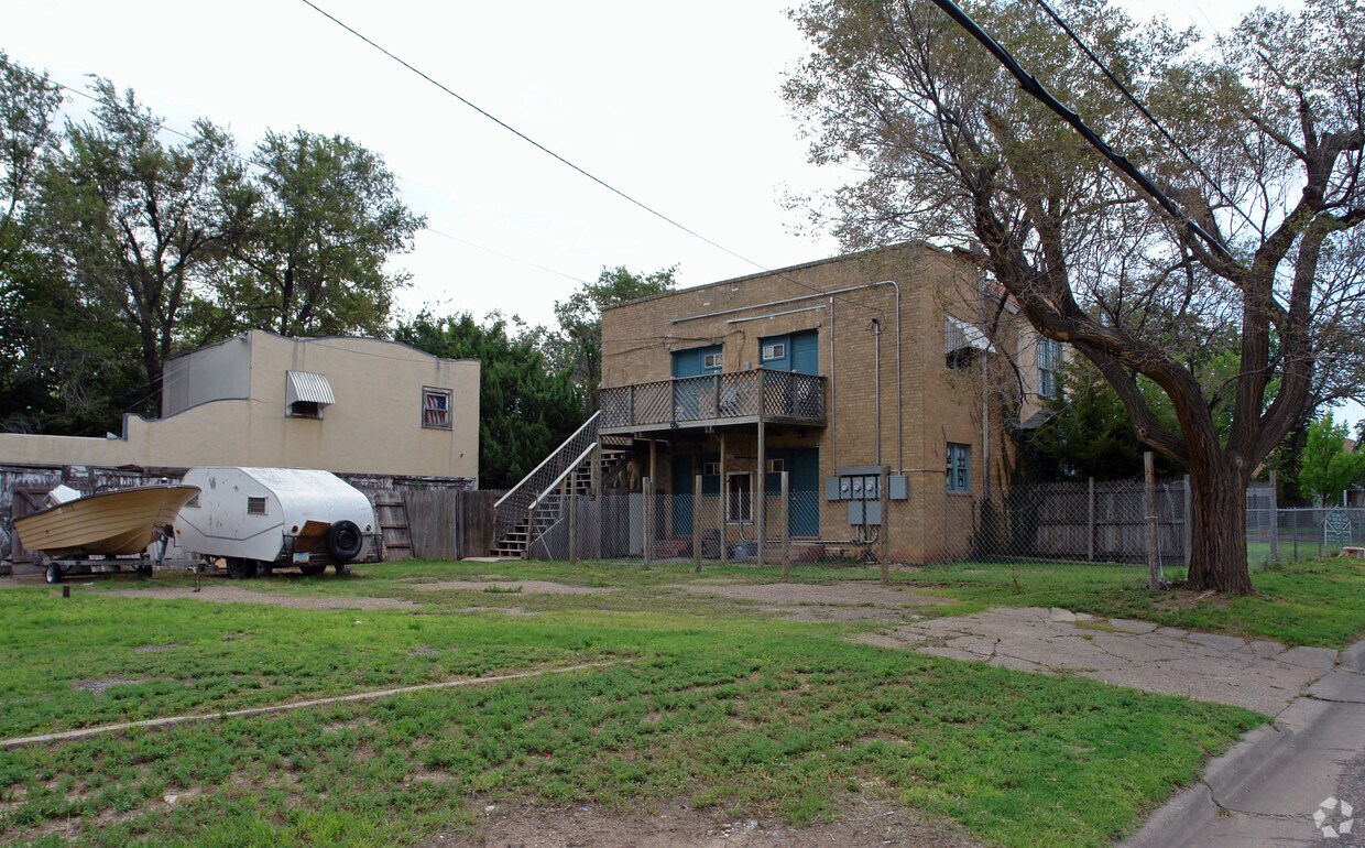 Building Photo - 1020 W 11th Ave