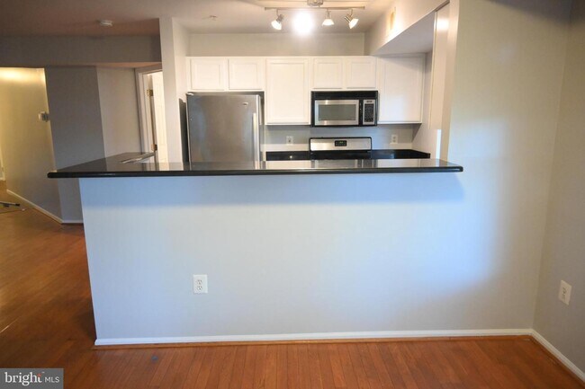 Foto del edificio - 13900 Farnsworth Ln