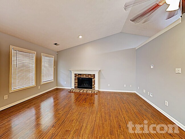 Foto del edificio - 726 Westbury Dr