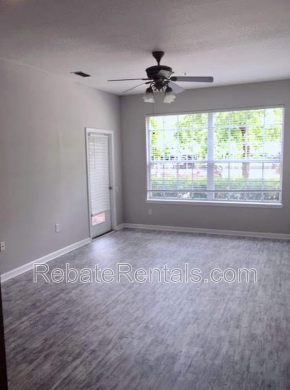 Building Photo - 7990 Baymeadows Rd E