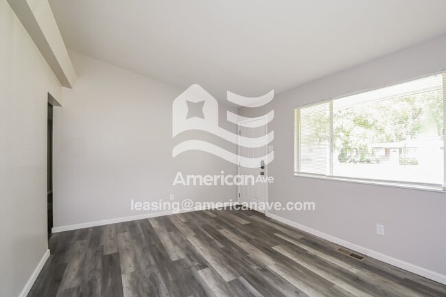 Building Photo - 1745 Kay Dr