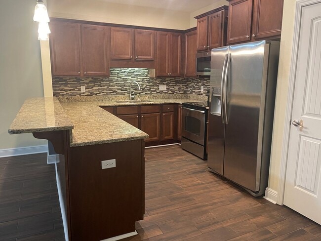 Foto del edificio - 4028 Brook Stone Dr