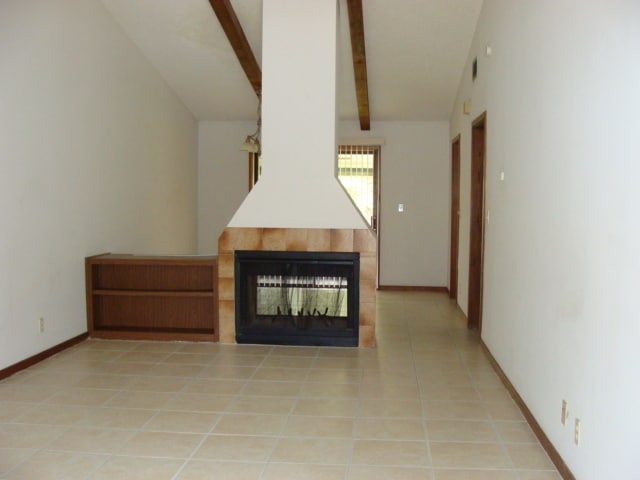 Building Photo - Hummingbird 132-C