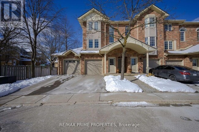 Building Photo - 4045 Upper Middle Rd