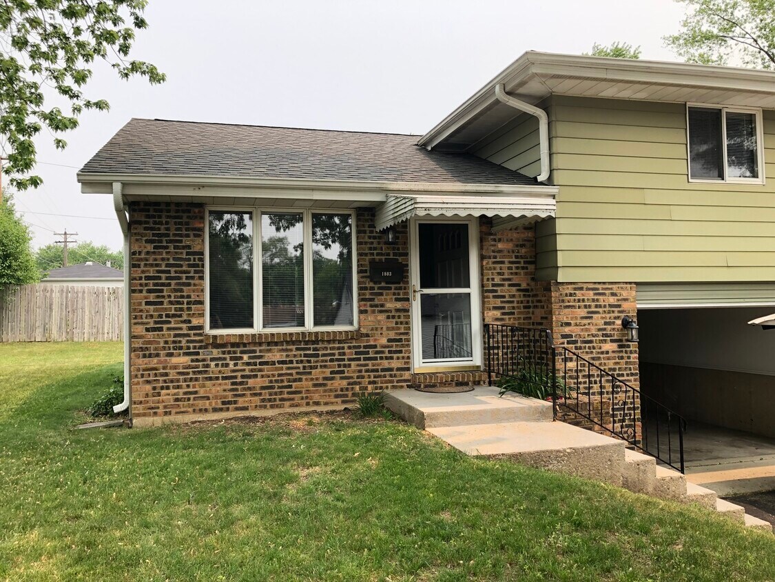 Foto principal - 1803 E Washington St