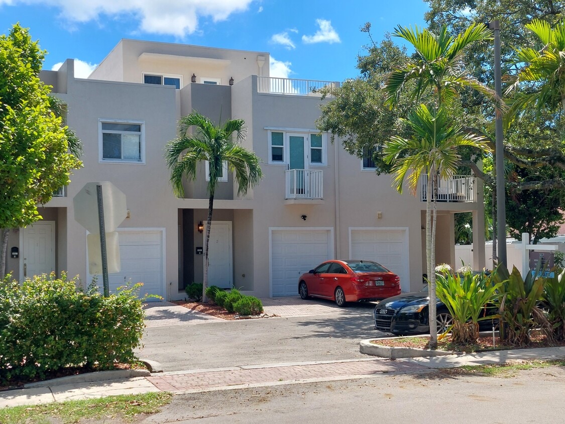 Building Photo - 1115 N 17th Ave