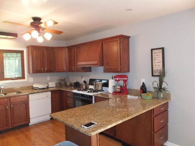 Foto del edificio - 269 Grove Avenue, Hampshire, IL 60140