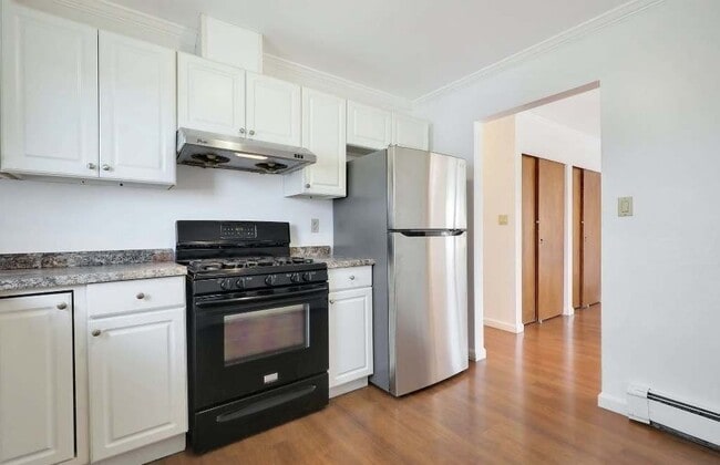 Building Photo - 82A 5th Ave