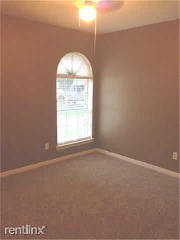 Foto del edificio - 3919 Forest Bluff Dr