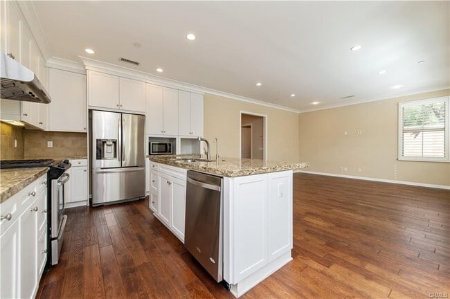 Building Photo - 123 Overbrook