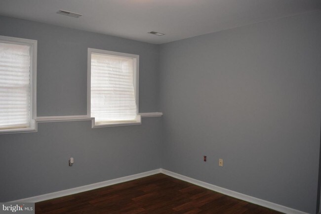 Foto del edificio - 384 Land Or Dr