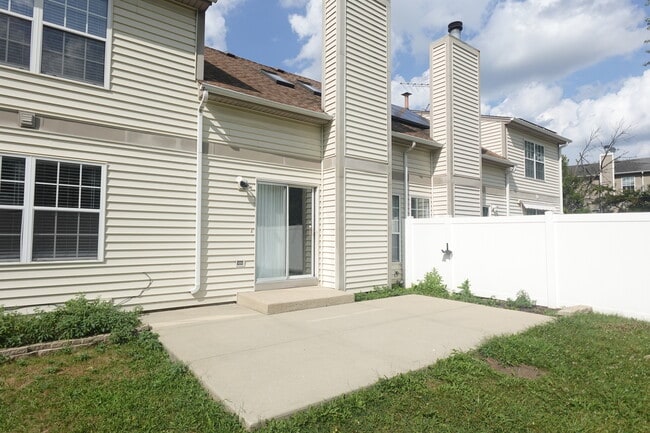 Building Photo - 1230 Oak Ridge Dr