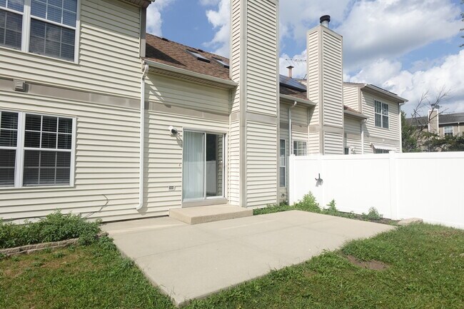 Foto del edificio - 1230 Oak Ridge Dr