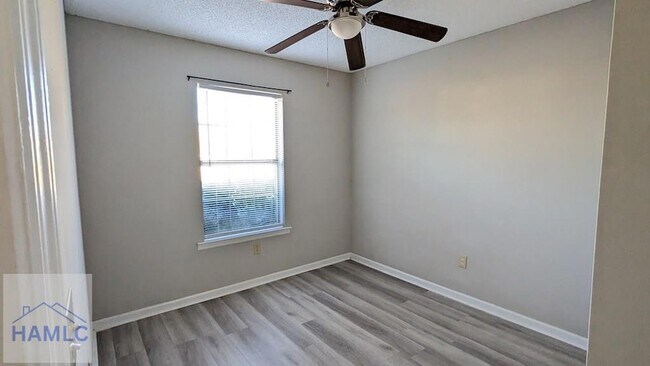 Building Photo - 122 Crosby Dr