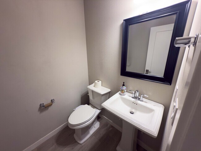 Foto del edificio - 17237 NW Woodreed Ct