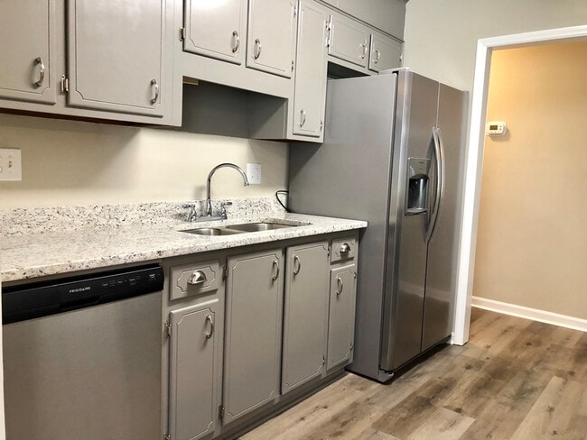 Foto del edificio - 3206 Kings View Ct