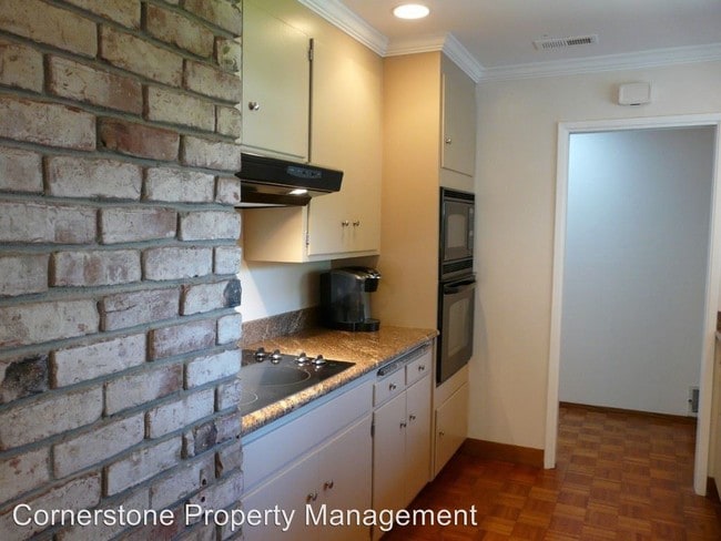 Building Photo - 3 br, 2 bath House - 1136 Buchanan Dr