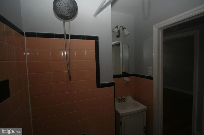 Building Photo - 5811 Bustleton Ave