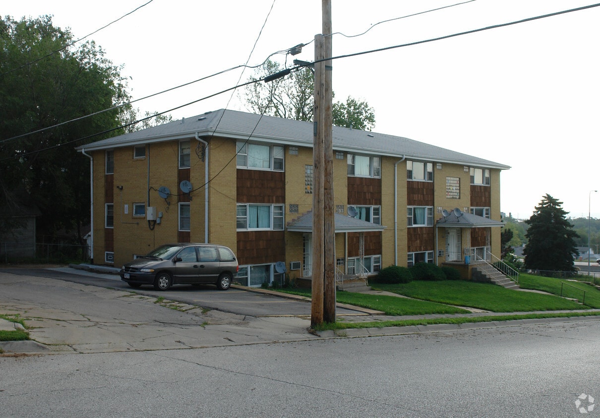 Building Photo - 1056 S 29th St