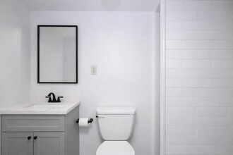 Building Photo - 1452 N Allison St