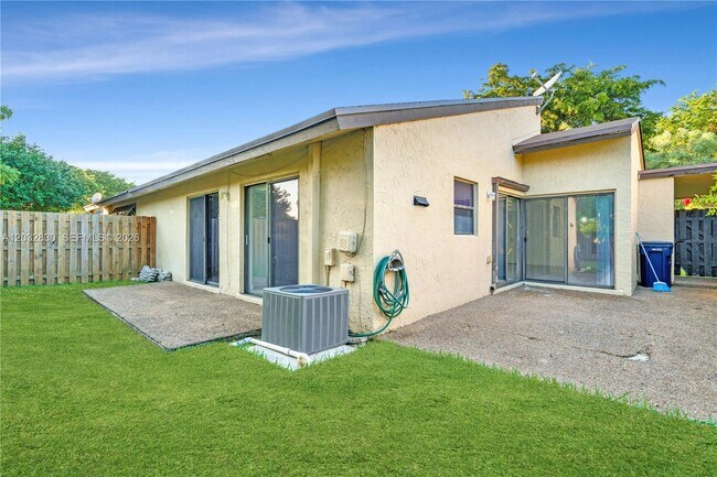 Foto del edificio - 12704 SW 71st Terrace