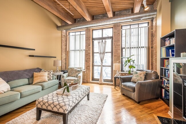 Photo - 1040 W Adams St Apartment