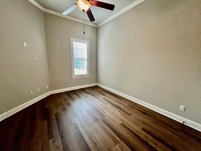 Building Photo - 2210 University Club Dr