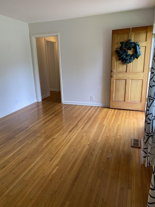 Foto del edificio - 4950 Hopedale Dr