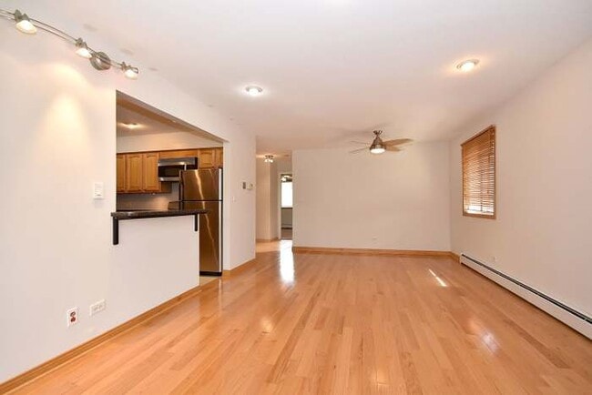 Building Photo - 20 Parkside Ct