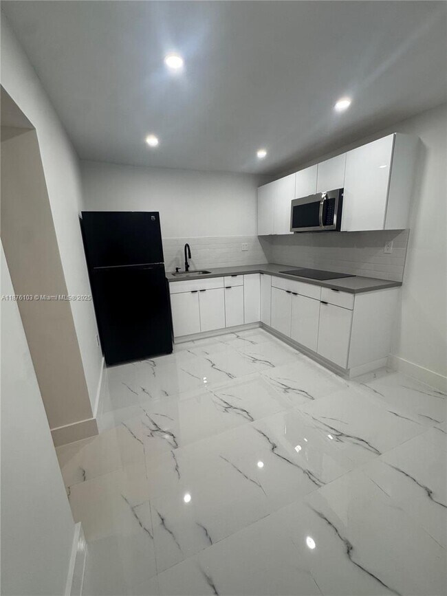 Foto del edificio - 9508 NW 26th St